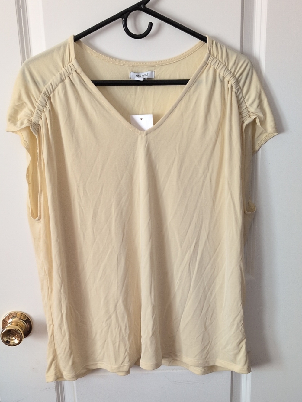 Nine West Light Yellow Short Sleeve V-Neck Top